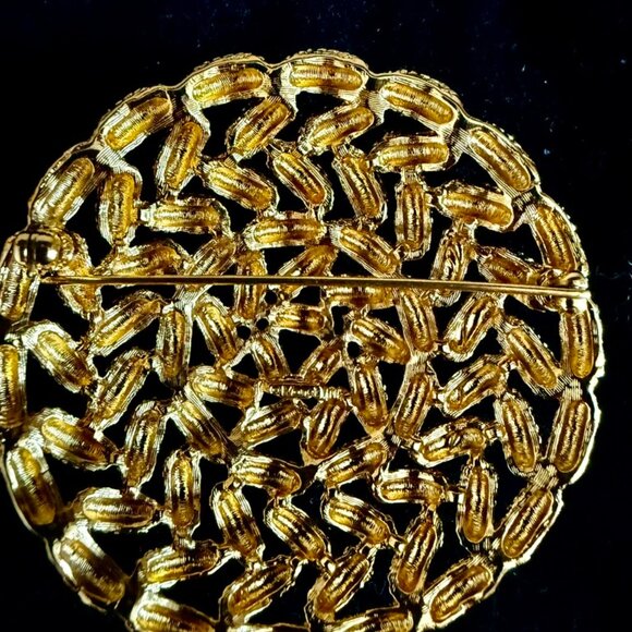Monet Vintage Round Textured Gold Plated, Braided Brooch Pin - Picture 6 of 7
